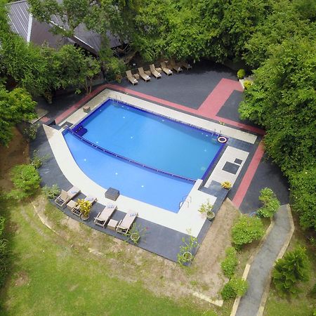 Nice Place Resort ดัมบูลลา ภายนอก รูปภาพ