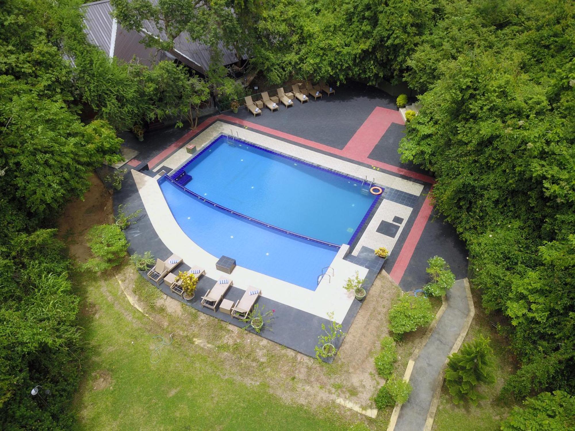 Nice Place Resort ดัมบูลลา ภายนอก รูปภาพ