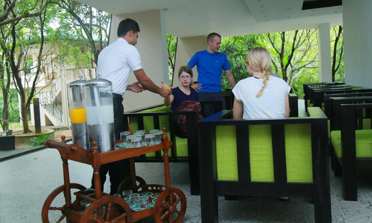 Nice Place Resort ดัมบูลลา ภายนอก รูปภาพ